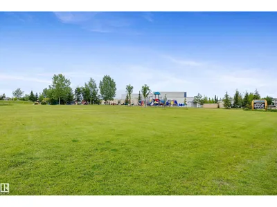 12051 18 AV SW SW photo 36