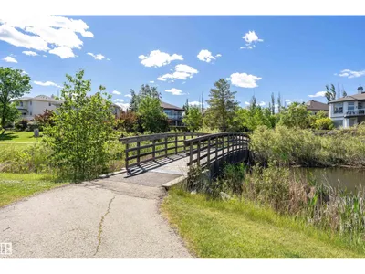 12051 18 AV SW SW photo 38
