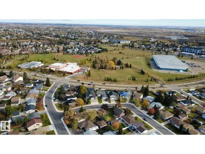 240 HUMBERSTONE RD NW photo 36