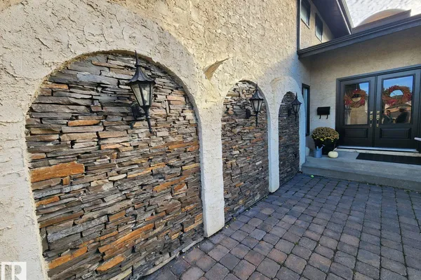 12423 28A AV NW photo 3