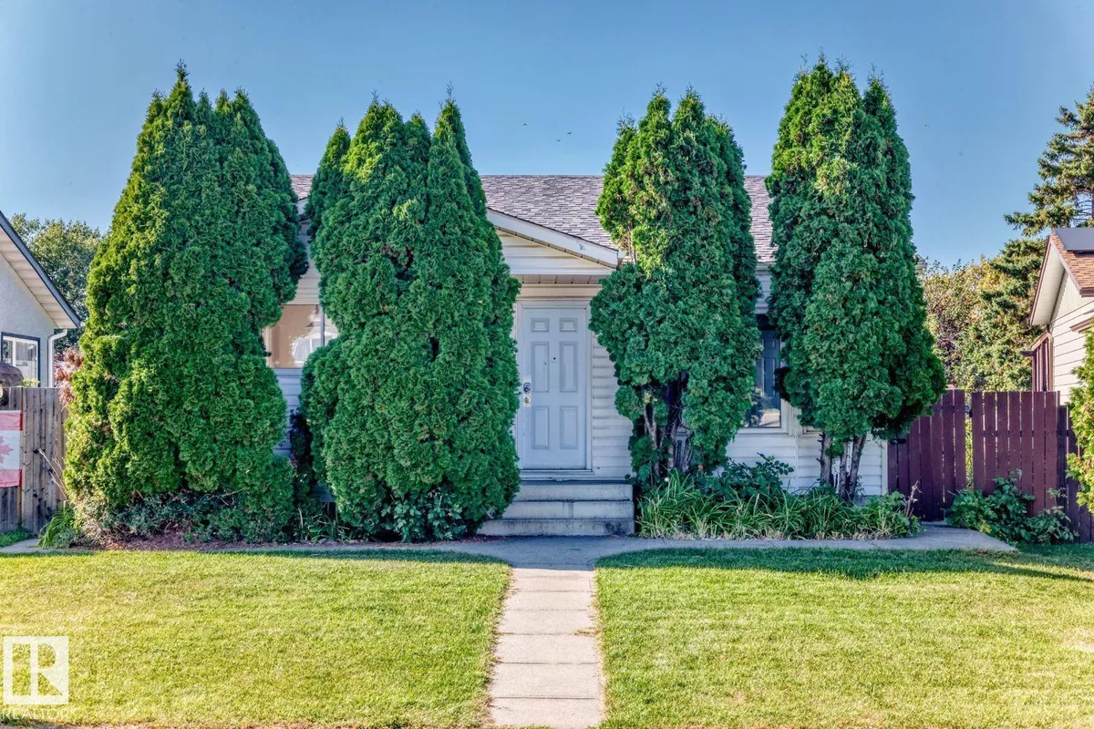 1020 60 ST NW exterior