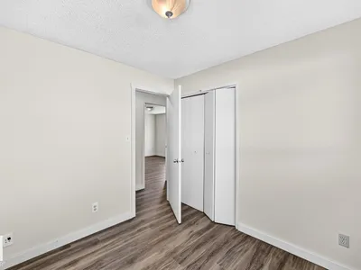 1020 60 ST NW photo 20