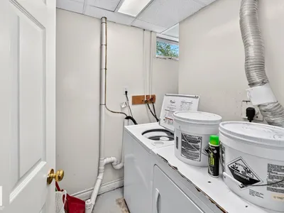 1020 60 ST NW photo 37