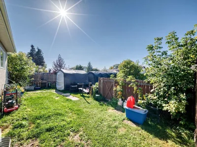 1020 60 ST NW photo 44