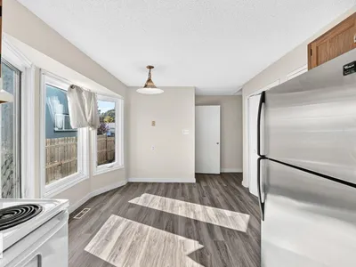 1020 60 ST NW photo 7