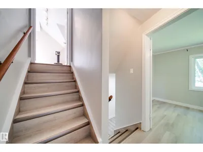 10519 140 ST NW photo 33
