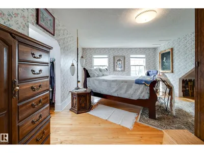 10625 127 ST NW photo 18