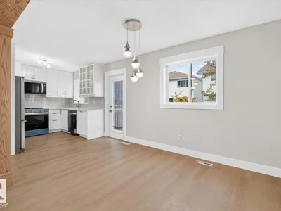 15826 67B ST NW photo 12