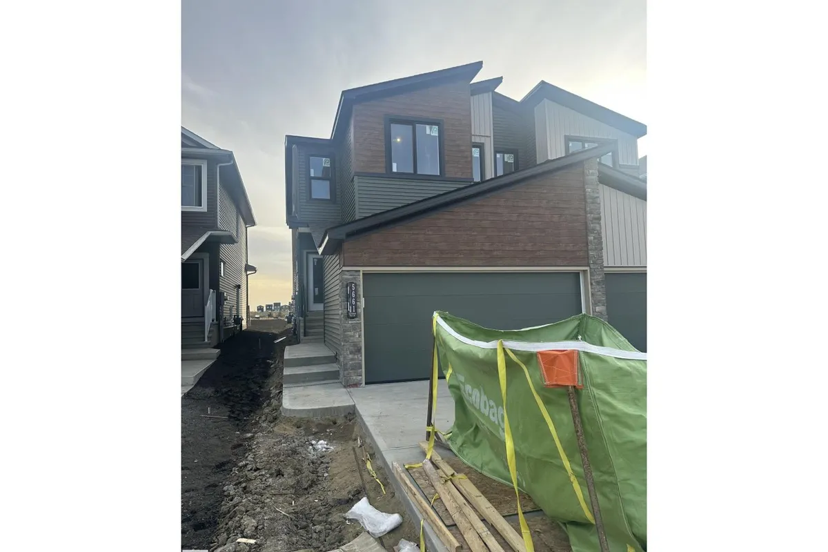 5661 Hawthorn WY SW exterior