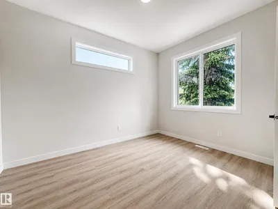 10627 149 ST NW photo 17