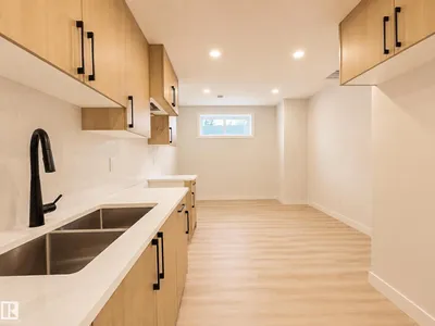 10627 149 ST NW photo 23