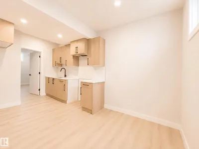10627 149 ST NW photo 25