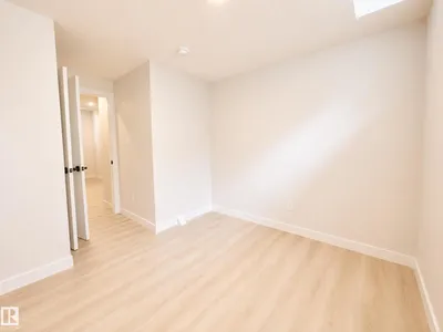 10627 149 ST NW photo 27