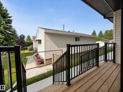 10627 149 ST NW photo 6