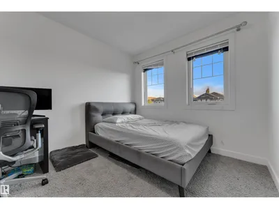 16052 11 AV SW SW photo 22