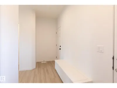93 SILVERSTONE DR photo 4