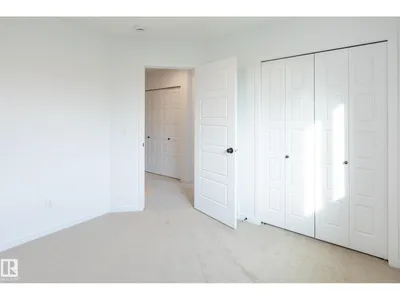 93 SILVERSTONE DR photo 32
