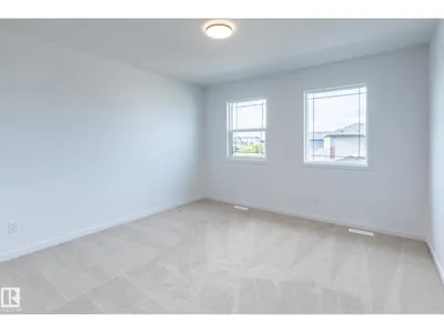 93 SILVERSTONE DR photo 21