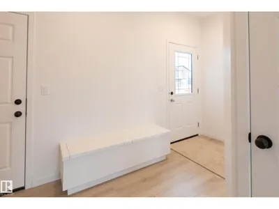 93 SILVERSTONE DR photo 38