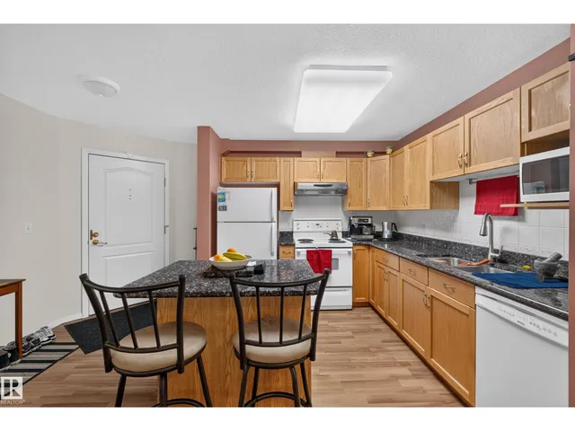 #105 10421 42 AV NW, Edmonton