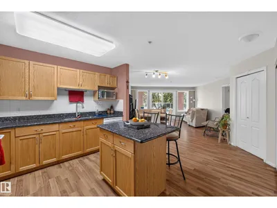 #105 10421 42 AV NW photo 4