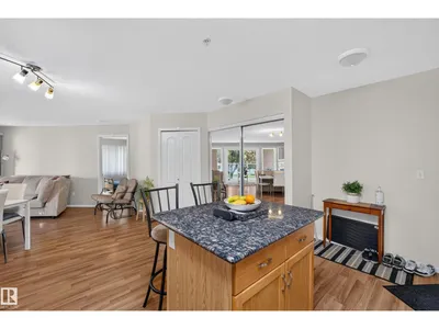 #105 10421 42 AV NW photo 5