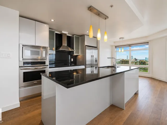 #1704 10388 105 ST NW, Edmonton