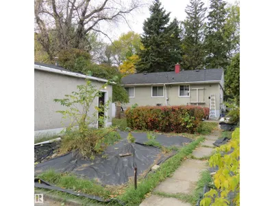 11929 52 ST NW photo 7