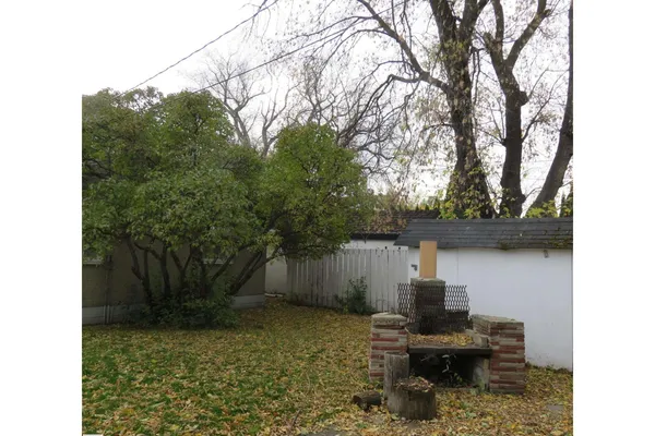 11929 52 ST NW photo 3
