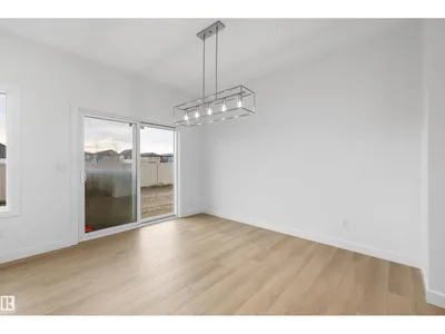 19003 24 AV NW photo 14