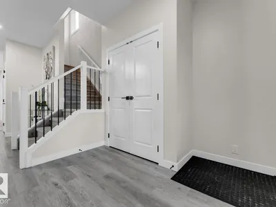6019 180 AV NW photo 5