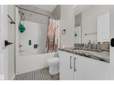 6019 180 AV NW photo 8