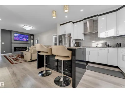 6019 180 AV NW photo 13