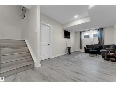 6019 180 AV NW photo 34