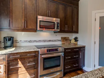 8935 84 AV NW photo 23