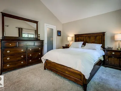 8935 84 AV NW photo 46