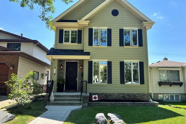 8935 84 AV NW photo 2