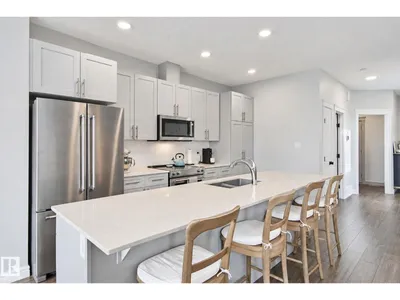 818 Cavanagh HE SW photo 5