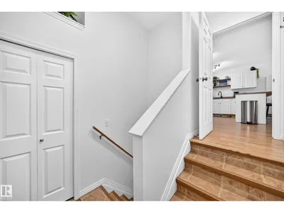 10015B 97 AV photo 24