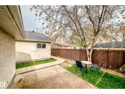 10015B 97 AV photo 33