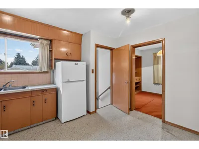 6321 104 AV NW photo 15