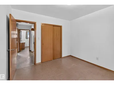 6321 104 AV NW photo 18