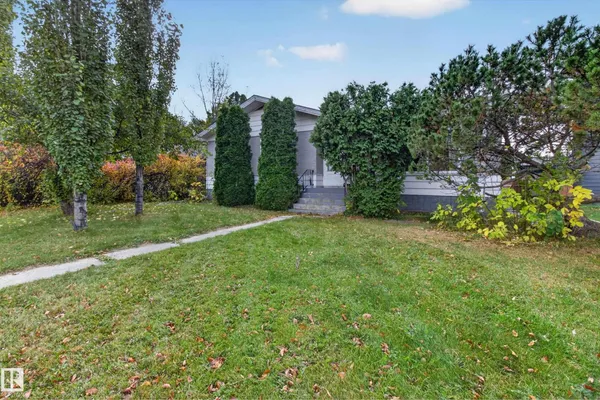 6321 104 AV NW photo 2