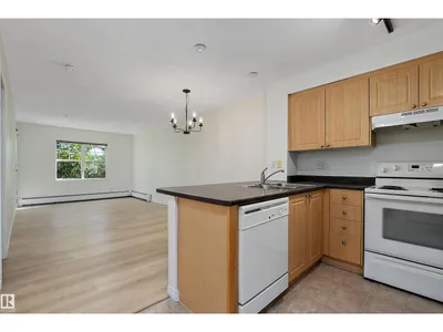 #104 630 MCALLISTER LO SW photo 17