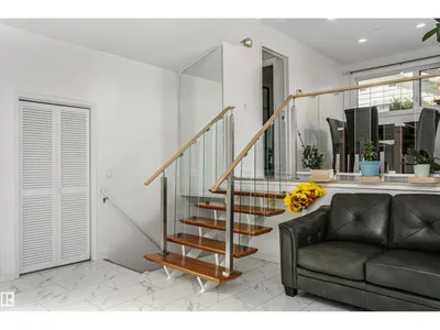 7204 92B AV NW photo 15