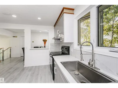 7204 92B AV NW photo 27