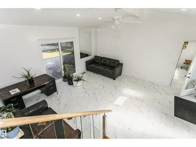 7204 92B AV NW photo 29