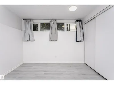 7204 92B AV NW photo 40