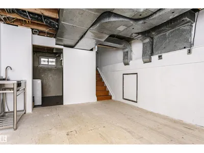 7204 92B AV NW photo 44