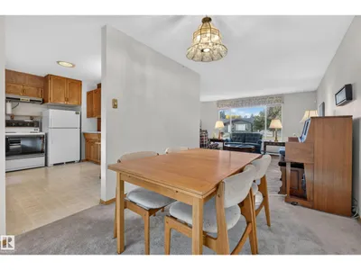 9011 157 ST NW photo 23